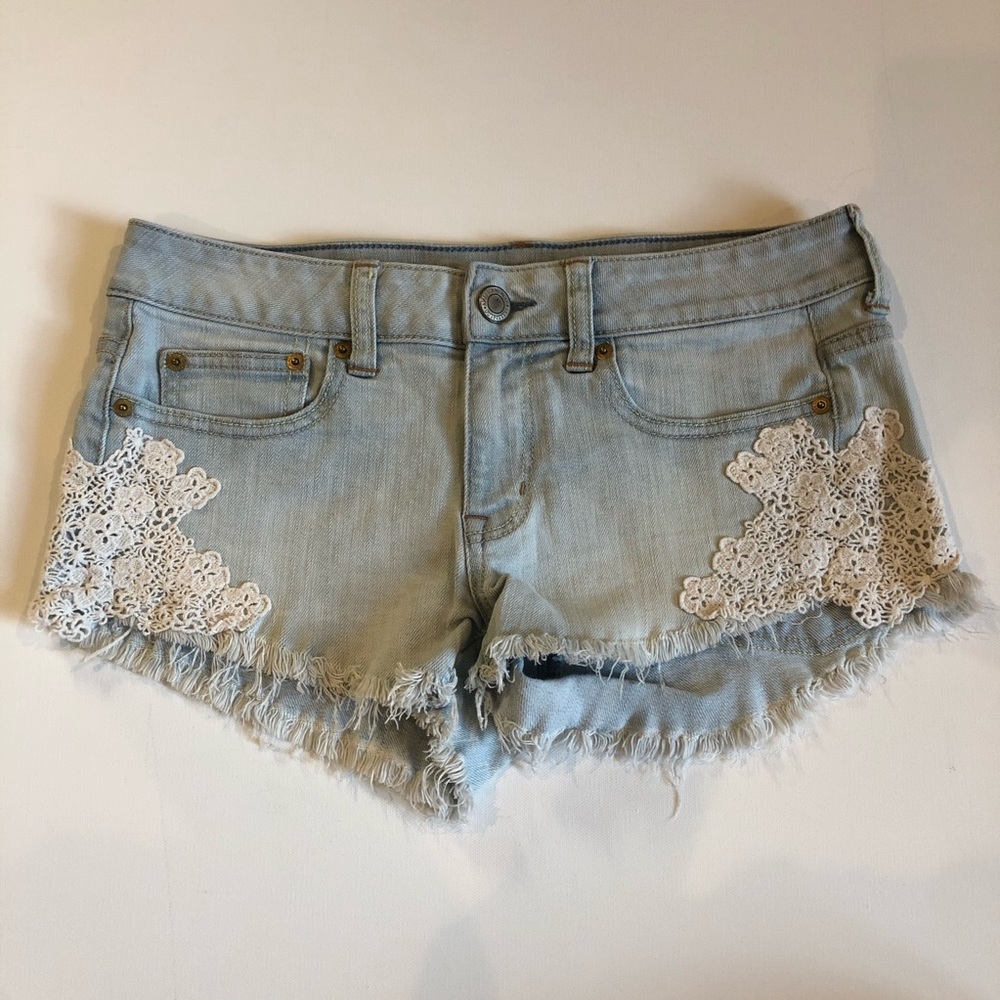 American eagle light wash jean shorts